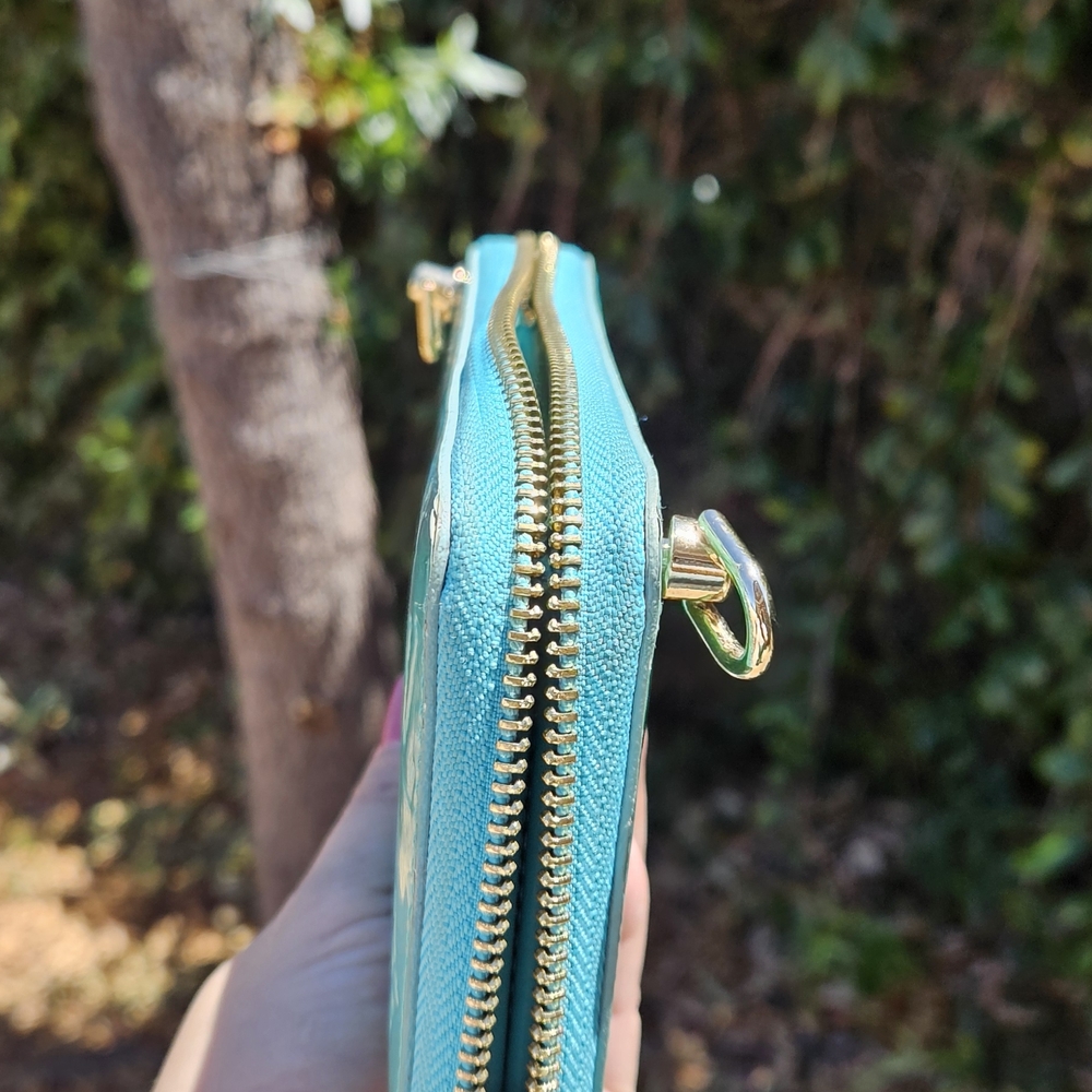 Zippy Turquoise Wallet - Picture 2 of 11